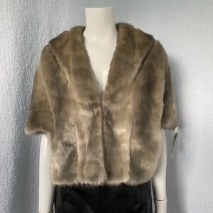 Elegant Faux Fur Caplet Jacket in Tan